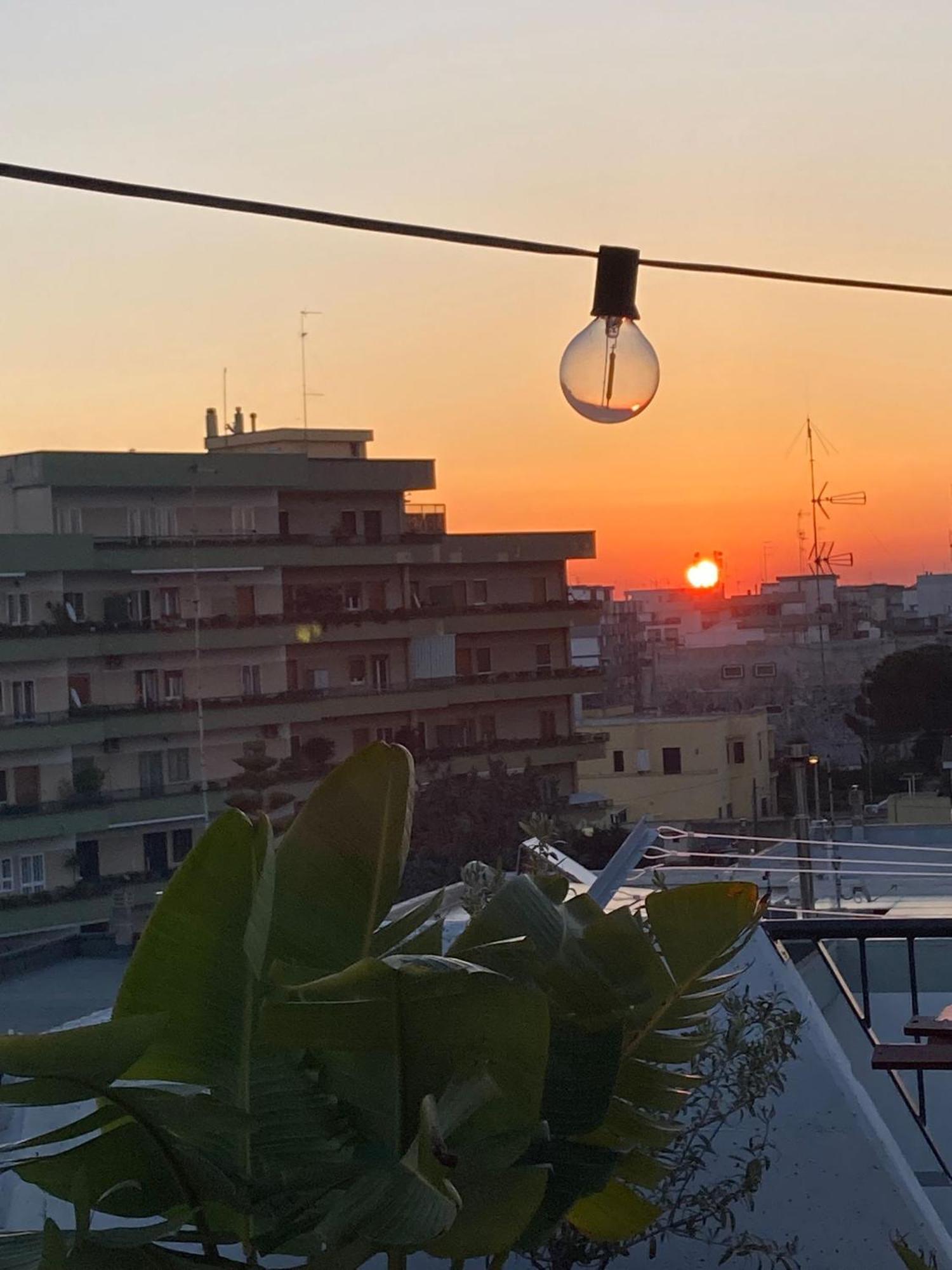Wanderlust House Hotel Bari Bagian luar foto