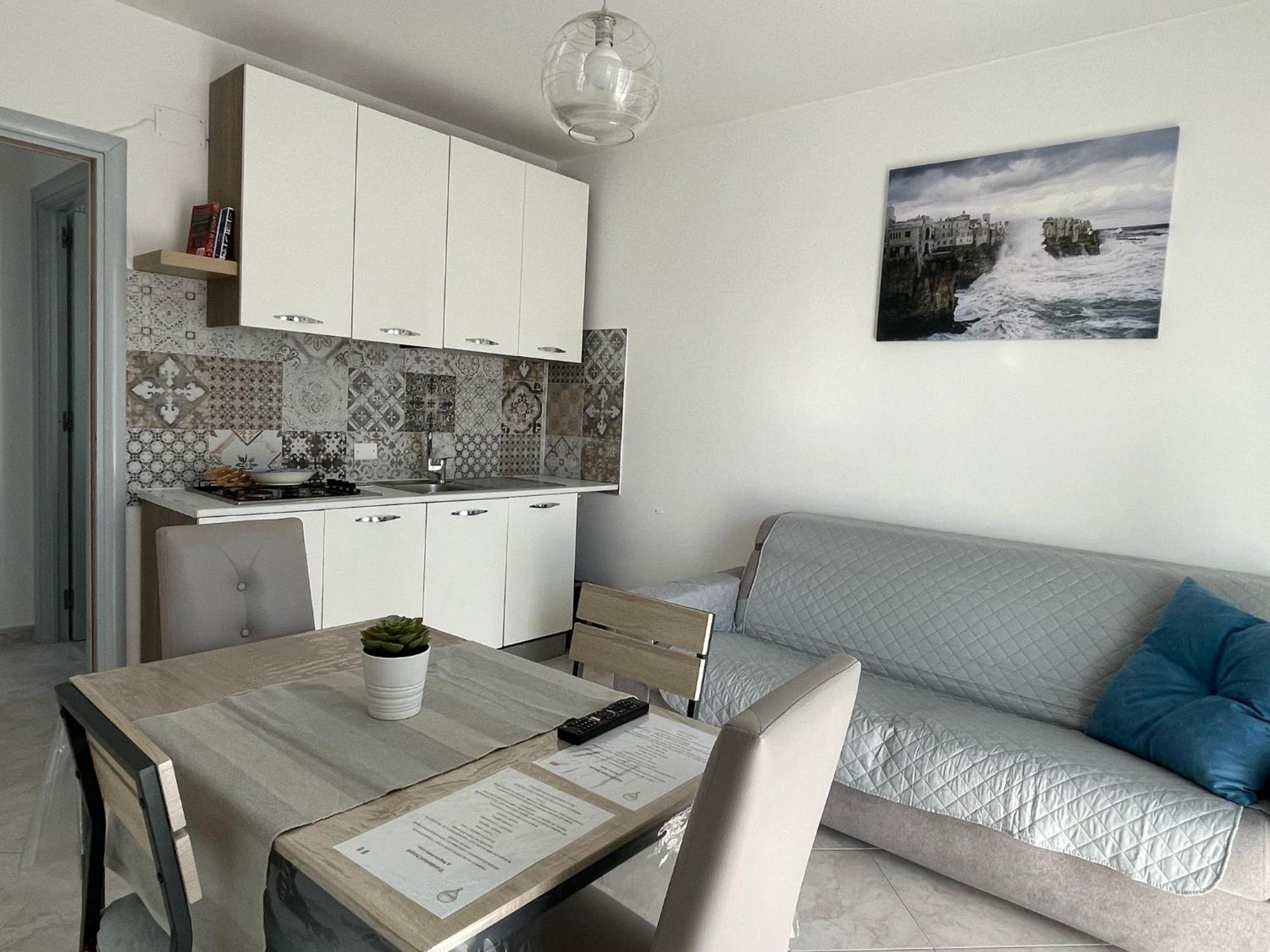 Wanderlust House Hotel Bari Bagian luar foto