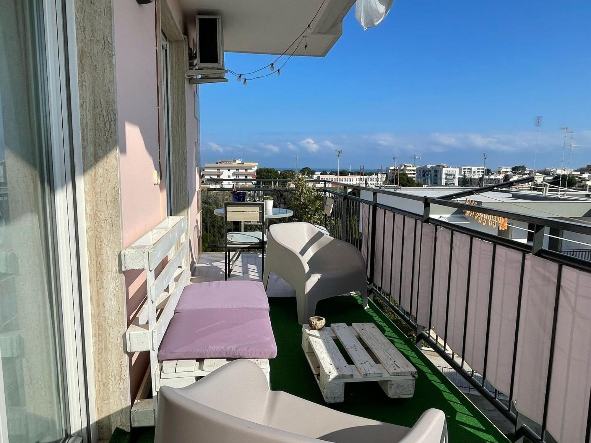 Wanderlust House Hotel Bari Bagian luar foto