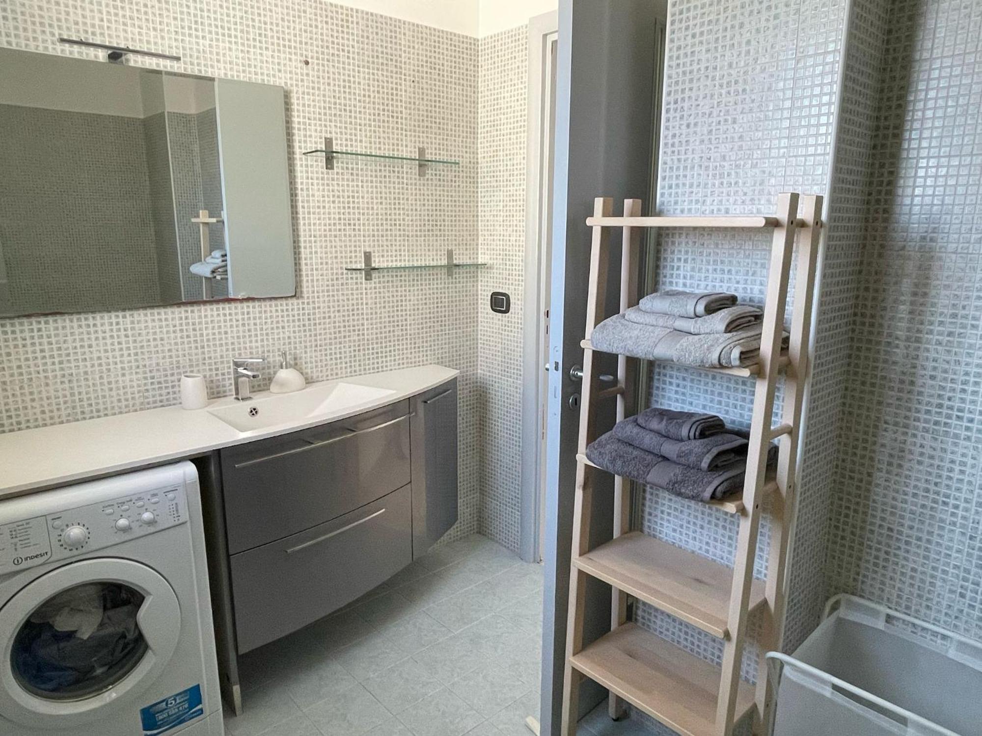 Wanderlust House Hotel Bari Bagian luar foto